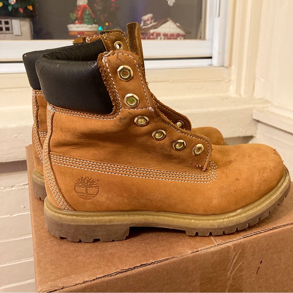 Timberland Boots, 6-inch Premium Wheat Nubuck Women's Size 6 Waterproof Boot